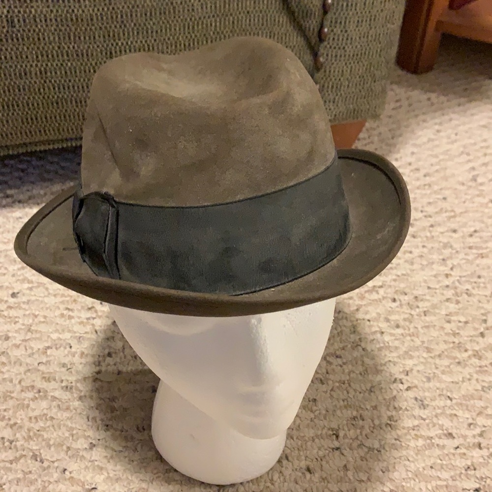 Vintage Dobbs Fifth Avenue hat.